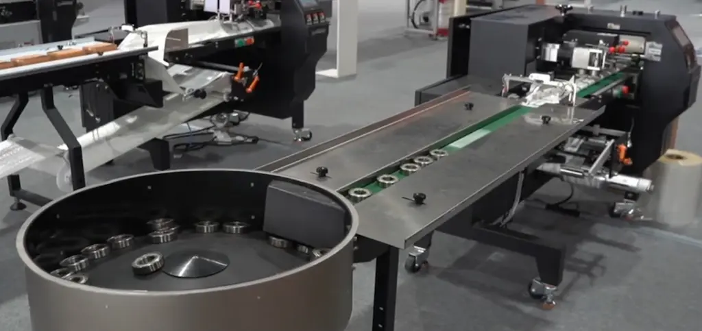 An-upstream-conveyor-for-HFFS