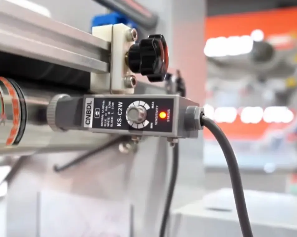 Film-feed-sensor