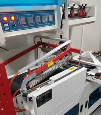  The-Sealing-Bar-Closes-1