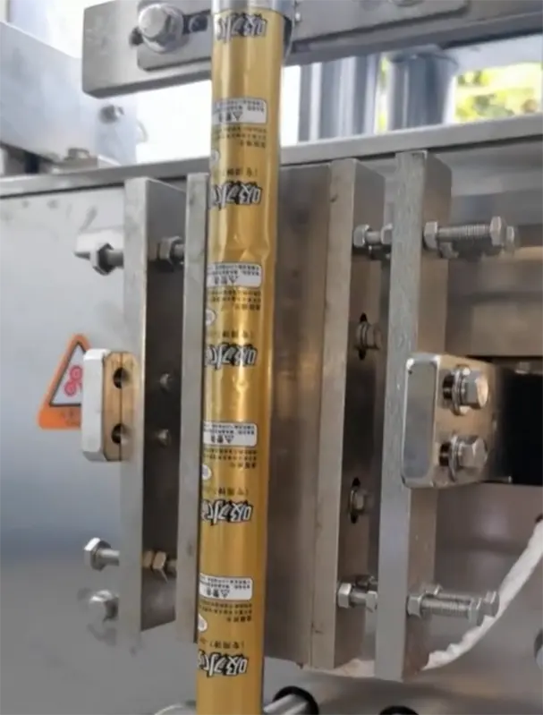 a-pair-of-heated-sealing-rollers-that-presses-the-two-film-layers-together-and-bonds-them-with-heat-1